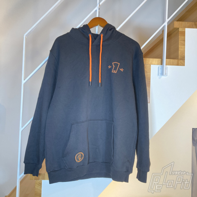 【ReLaPit古着販売】【宅急便発送】マックス フェルスタッペン ONE コレクション フーディー 2023 ブラック XLサイズ(使用感かなり有)