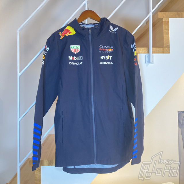 レッドブルレーシング　レインジャケット　Ｌ　フードあり Red Bull - オラクル レッドブル レーシング チーム レインジャケット