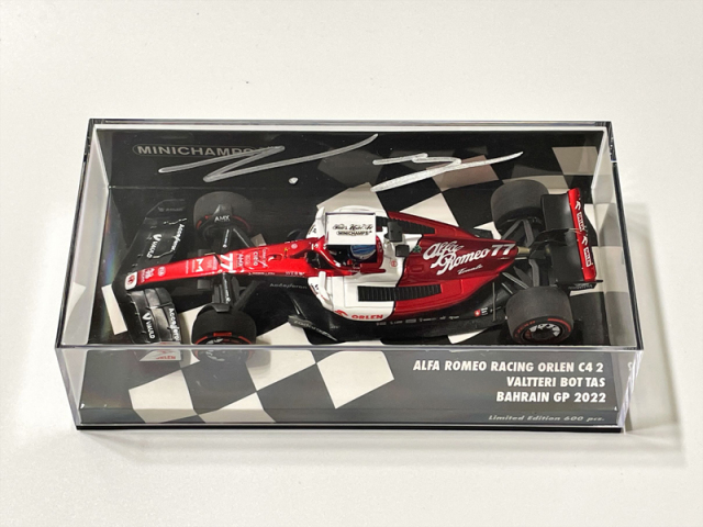 V.ボッタス直筆サイン入 ミニチャンプス 1/43 アルファロメオ C42   2022年バーレーンGP