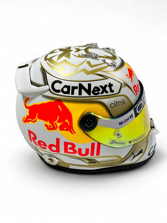 M.フェルスタッペン 直筆サイン入 2022 通常ver 1/2ヘルメット