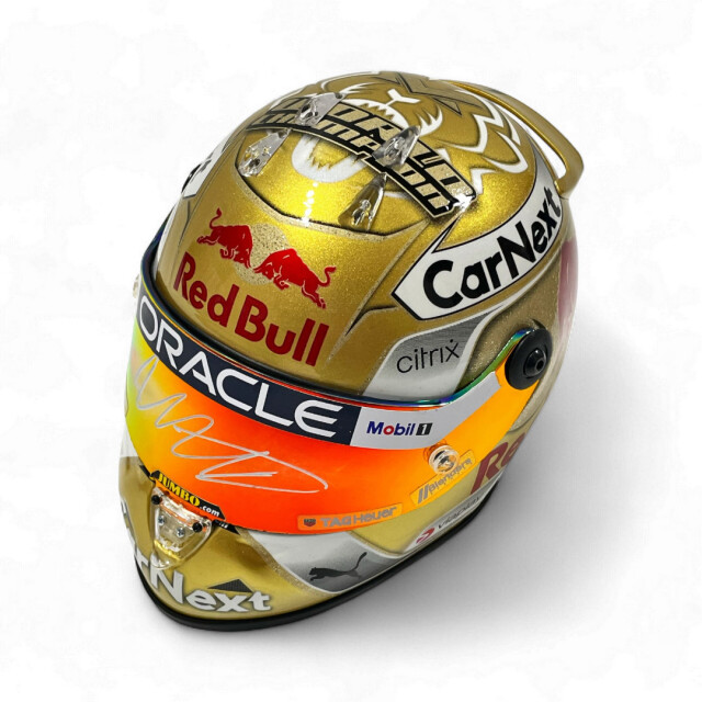 2022 M.フェルスタッペン 直筆サイン入  ワールドチャンピオン記念  1/2ヘルメット