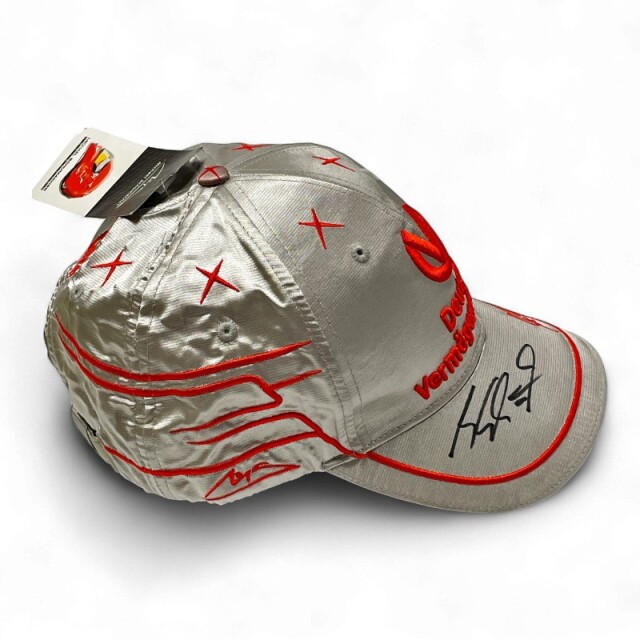 ミハエル・シューマッハ直筆サイン入 2011 メルセデス ドライバーズCAP