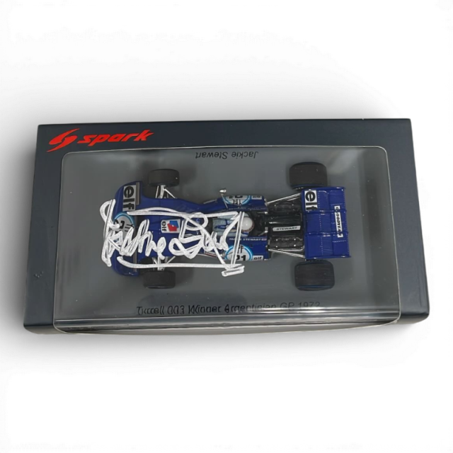 2017 Sauber F1 Team アントニオジョビナッツィ直筆サイン 2017 Sauber F1 Team アントニオジョビナッツィ直筆サイン - メルカリ