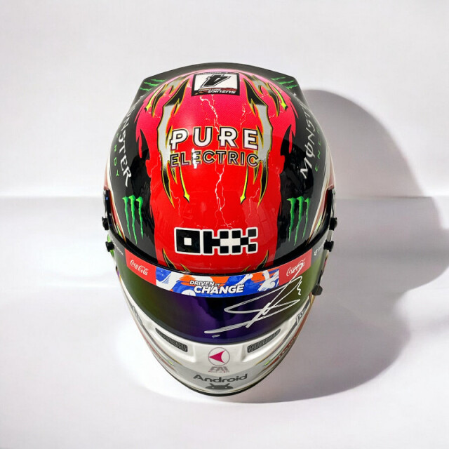 【激レア】e Russell 直筆サイン入り1/2ヘルメット 激レア】George Russell 直筆サイン入り1/2ヘルメット 激レア】George