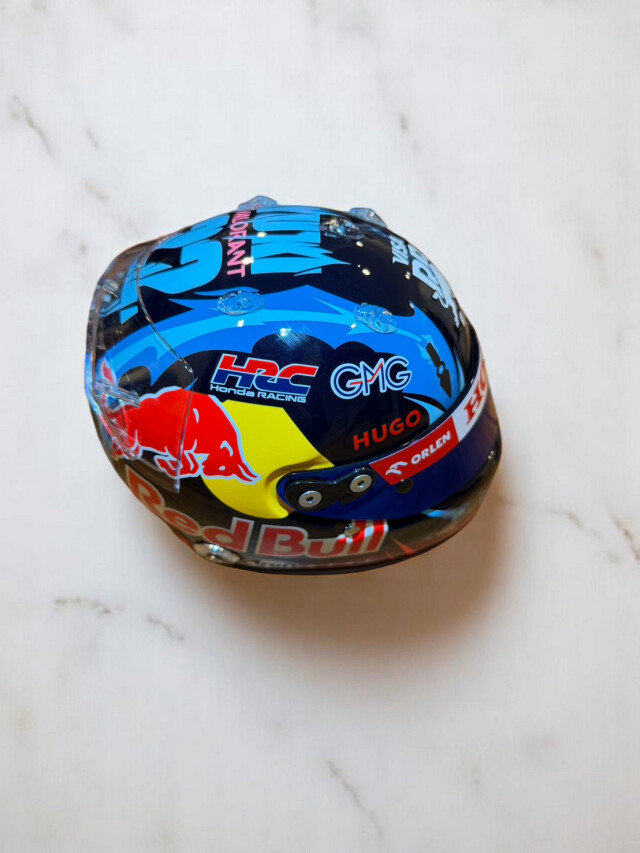 直筆サイン入り F1 VCARB時代 角田裕毅 選手 1/2スケール ヘルメット 再入荷】角田裕毅直筆サイン入 2024ベルギーGP 1/2ヘルメット TYPEB