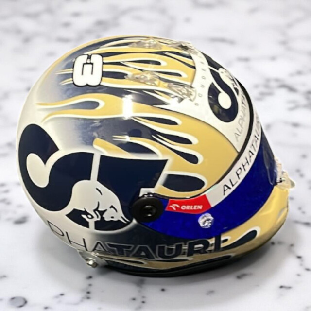 SALE】D.リカルド直筆サイン入 2019 1/2ヘルメット F1グッズ