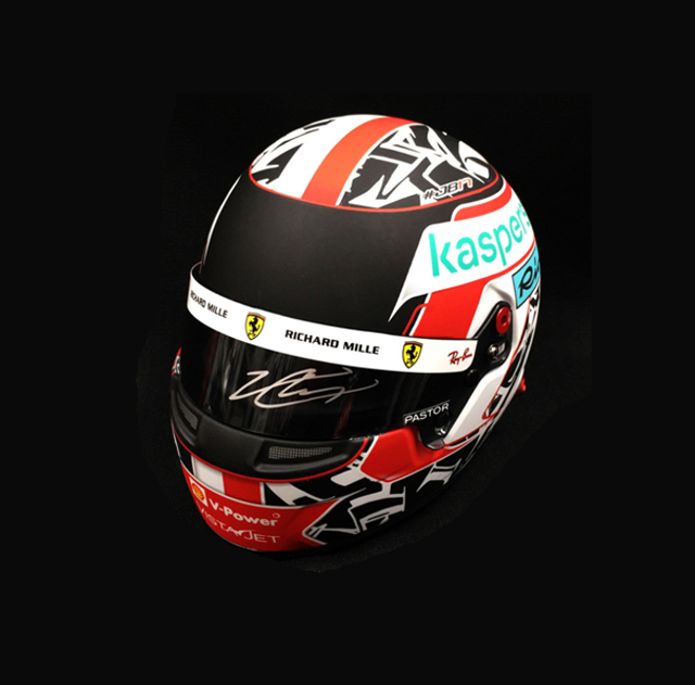 C.ルクレール直筆サイン入 2021  フェラーリ 1/2ヘルメット　TYPEA
