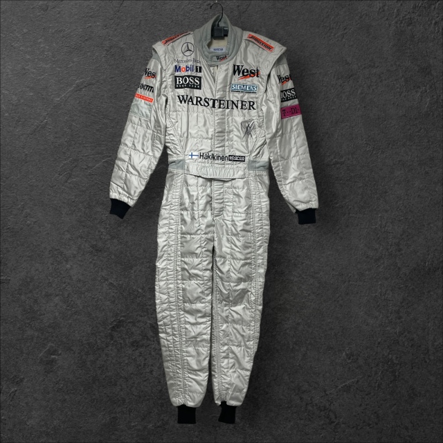 M.ハッキネン直筆サイン入 1999 マクラーレン時代　実使用レーシングスーツ