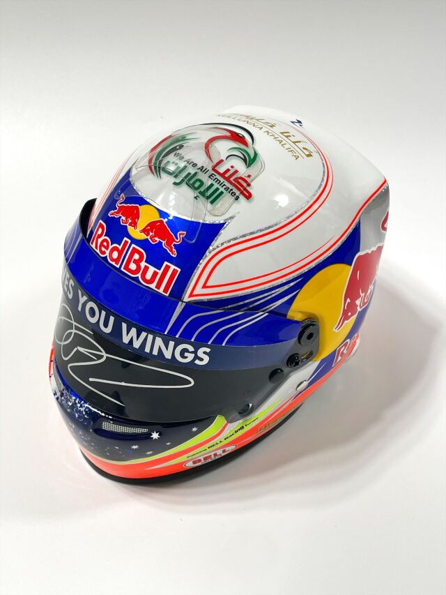 D.リカルド 直筆サイン入り BELL トロロッソ 2014 ヘルメット