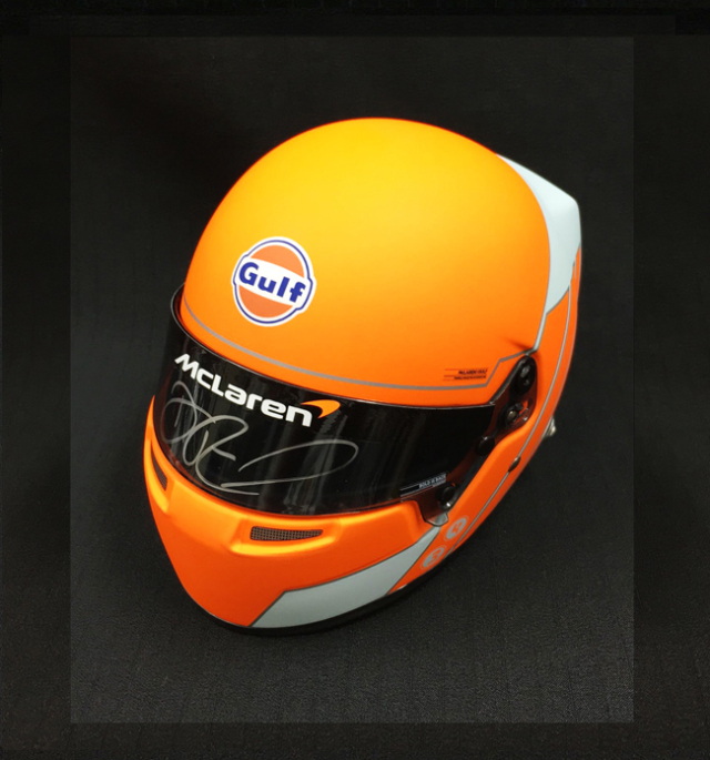 D.リカルド 直筆サイン入 Team McLaren Gulf(チームマクラーレンガルフ)プロモーション 1/2ヘルメット