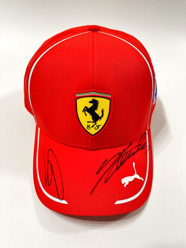 Ferrari ハミルトン、ルクレール直筆サイン入り 非売品キャップ L.ハミルトン&C.ルクレール直筆サイン入 2026フェラーリチーム支給品