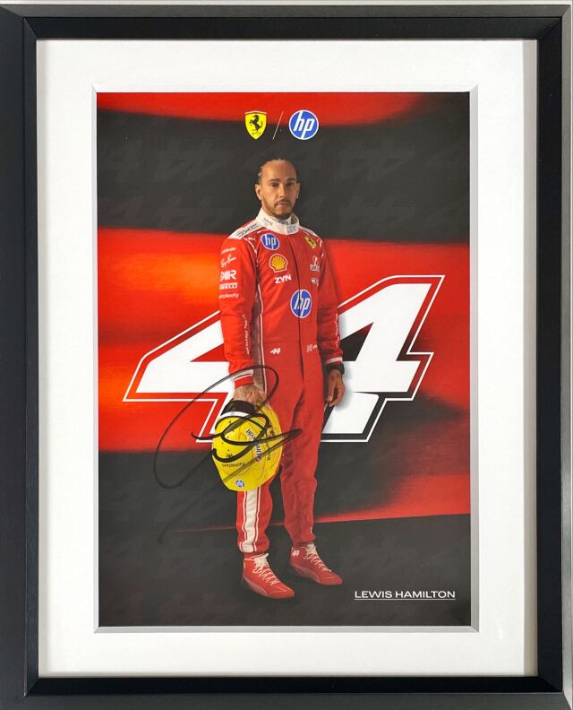 L.ハミルトン直筆サイン入 2026フェラーリ ドライバーズカード(額装品)TYPEA
