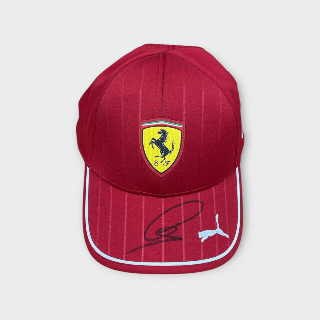 L.ハミルトン直筆サイン入 2025フェラーリ チームキャップ(市販品