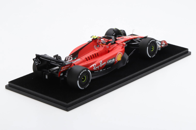 【フェラーリ】2023年 F1 シンガポールグランプリ パドッククラブセット ルックスマート 1/18 フェラーリ SF23 C.サインツ 2023年シンガポール