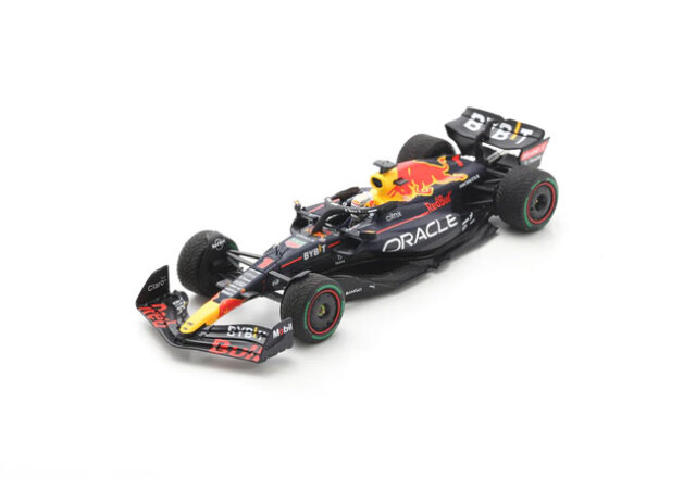 【アウトレットセール】スパーク 1/43 レッドブル RB18 M.フェルスタッペン 2022年日本GP優勝With No.1 and World Champion Board
