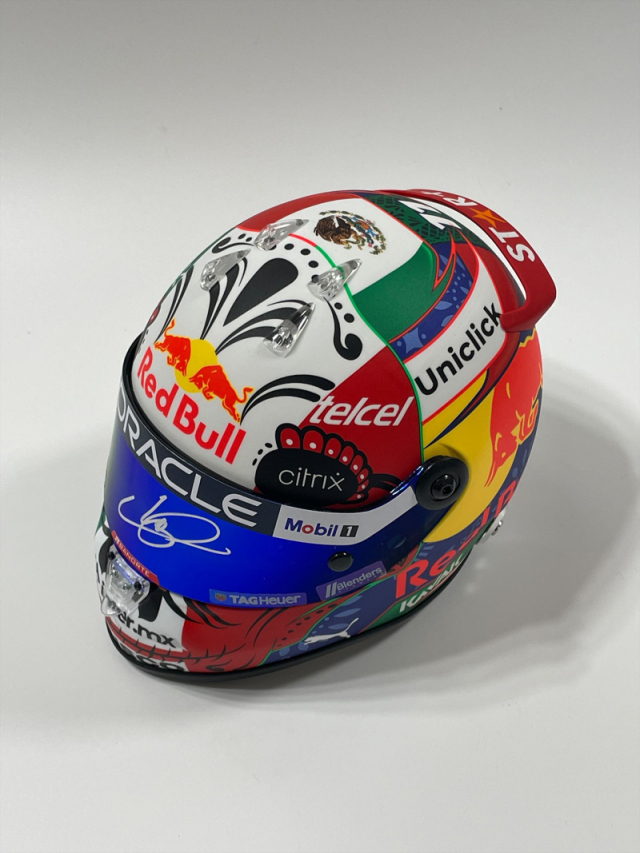 S.ペレス 直筆サイン入 2022 メキシコGP 限定 1/2ヘルメット