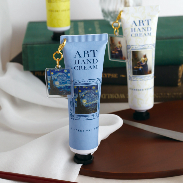 DAILY MUSEUM チャーム付きハンドクリーム（星月夜） MU-026