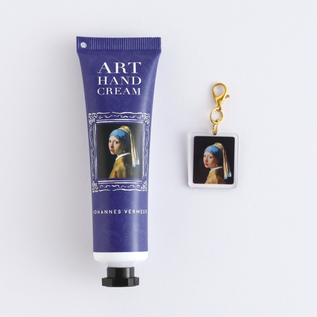 DAILY MUSEUM チャーム付きハンドクリーム（真珠の耳飾りの少女