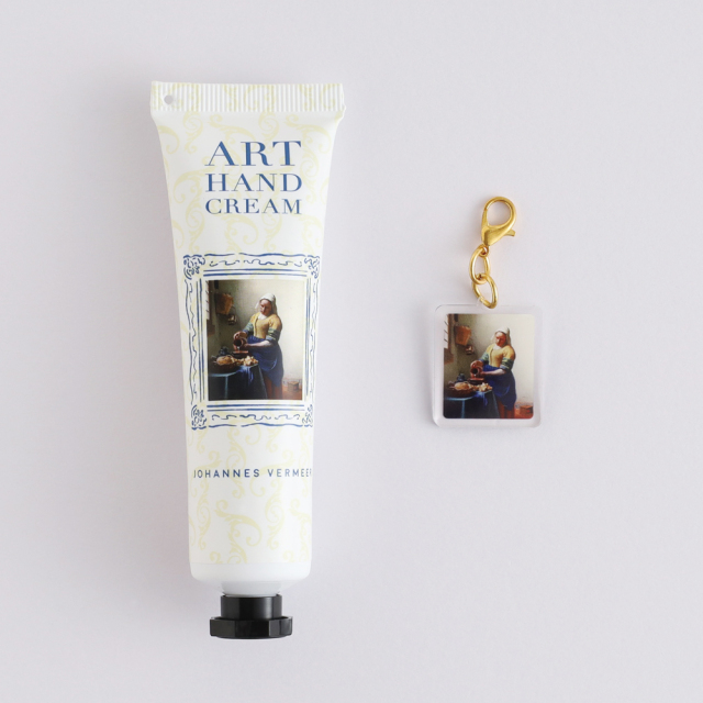 DAILY MUSEUM チャーム付きハンドクリーム（牛乳を注ぐ女） MU-028