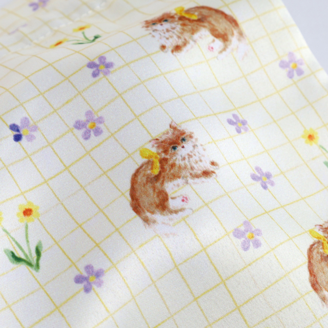 利光春華 サテン巾着（yellow ribbon cat） TH-023 | デザイン