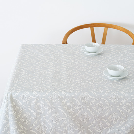 テーブルクロス　ポンパドール