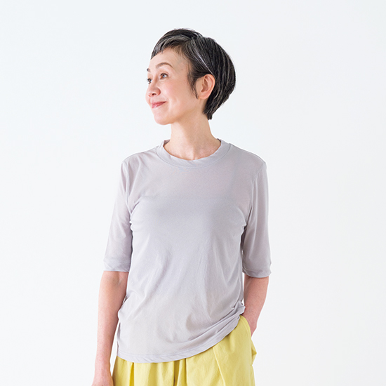 ハーフスリーブTシャツ　ライトグレー