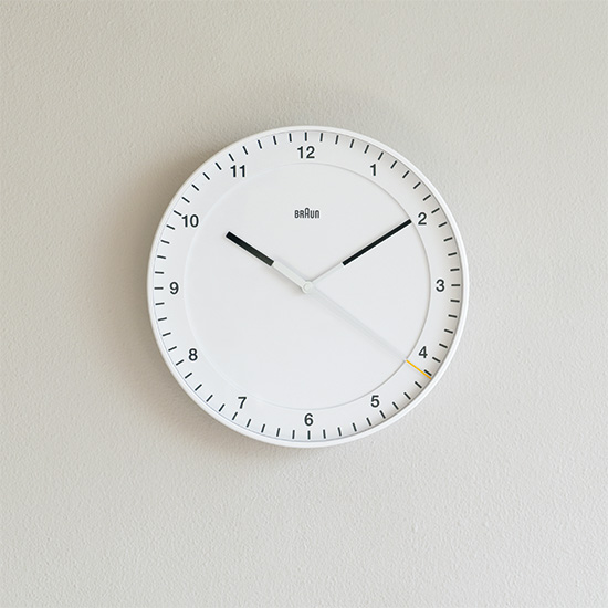 ブラウン　壁掛け時計　ホワイト