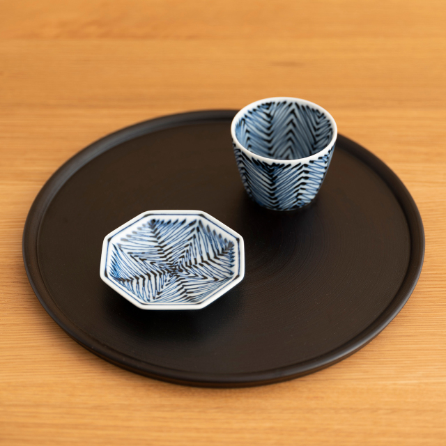 染付地紋のそば猪口