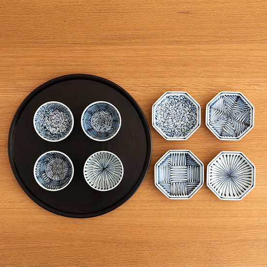 染付地紋のそば猪口