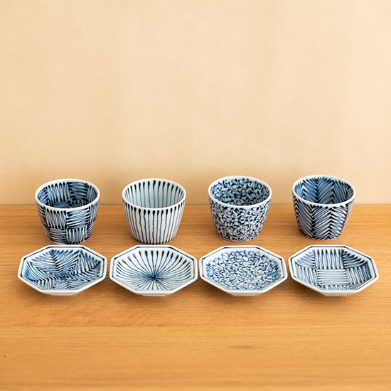 染付地紋のそば猪口