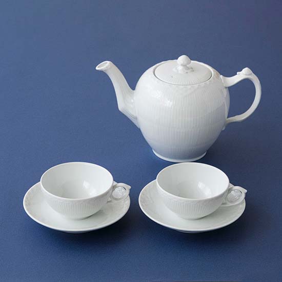 ホワイトフルーテッド ハーフレース　ティーカップ&ソーサー