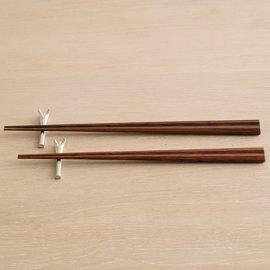 八角摺り漆箸　燻し煤竹