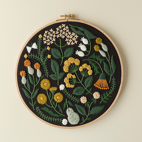 ウールステッチの花刺繍キット　黄色い野花