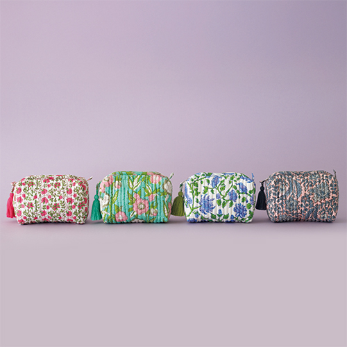 スクエアポーチ