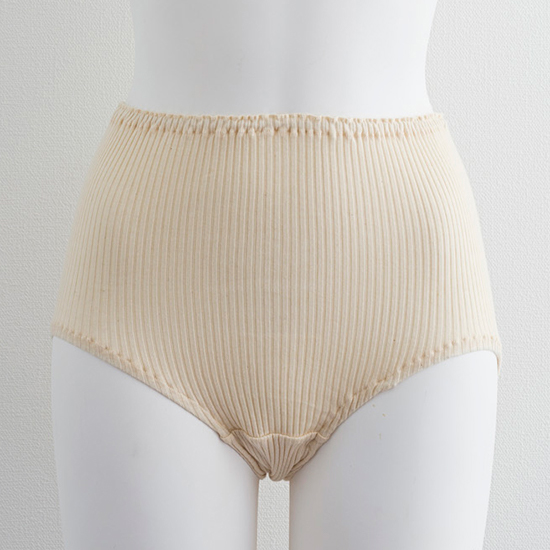 リブの肌着　ショーツ　オフホワイト