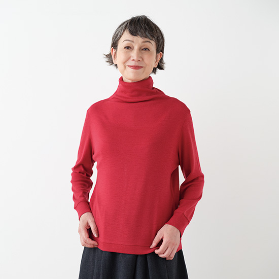 ウールのタートルネック　レッド