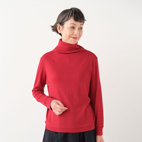 ウールのタートルネック　レッド
