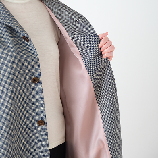 チェックのベルコート