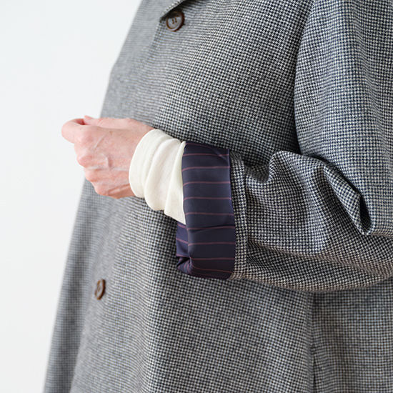 チェックのベルコート