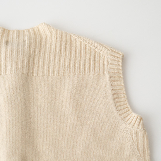 ソフトウール前あきベスト　オフホワイト