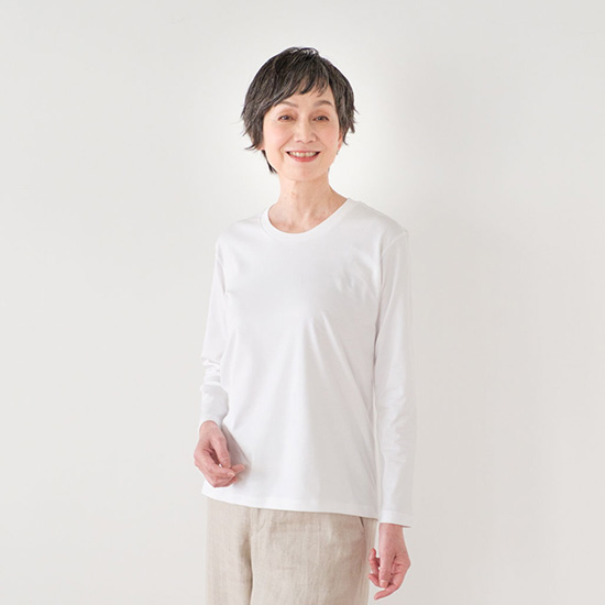 クルーネックTシャツ　長袖
