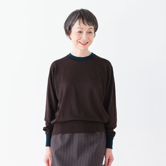 ルーネックニット　ブラウン×グリーン