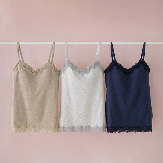 カップ付きキャミソール