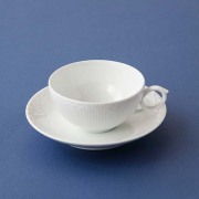 ホワイトフルーテッド ハーフレース　ティーカップ&ソーサー