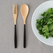 竹のサラダスプーとフォーク