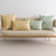 ボタニカル刺繍のクッション