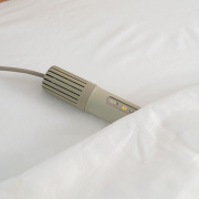 スティック型ふとん乾燥機