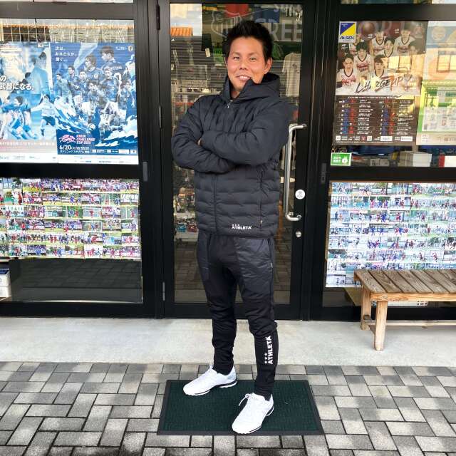 20％OFF】 ATHLETA(アスレタ) ウルトラストレッチダウンジャケット