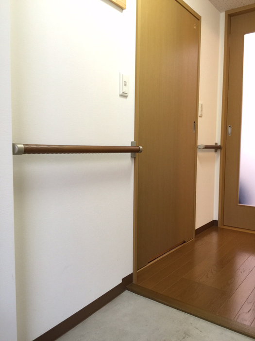 手すり工事の見積りはこちら 東京 神奈川 千葉 埼玉 手すりをつけようグリップグリップ 手すりの激安通販 Toto 手摺取付 高齢者 介護