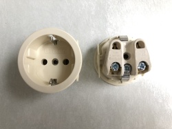 ジャーマ埋込ンコンセント　418902